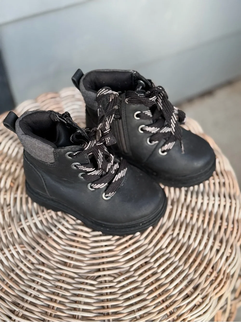 Cat & Jack Kids Black Lace Up Combat Hiking Boots Side Zip Size 7